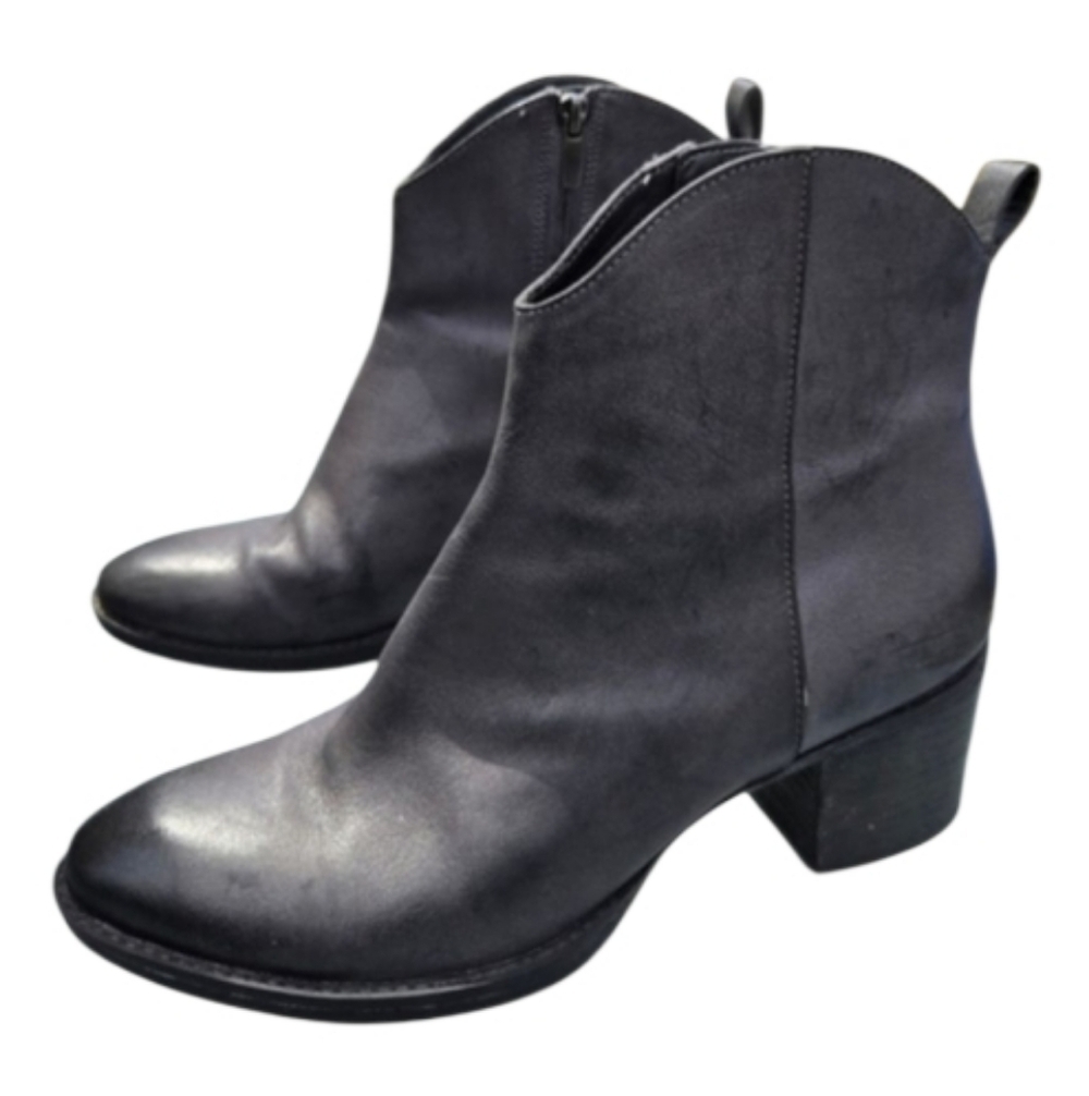 Clarks Sz 9.5 Women Leather Narrative Movie Act Boot Grey Black